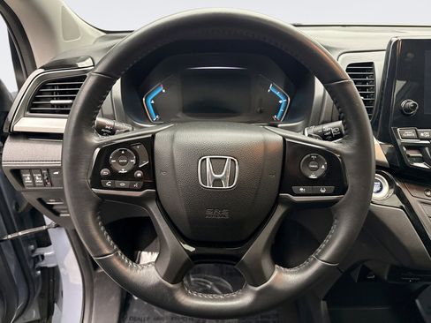 Used 2023 Honda Odyssey Touring image 12