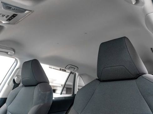 Used 2019 Toyota RAV4 LE FWD image 35