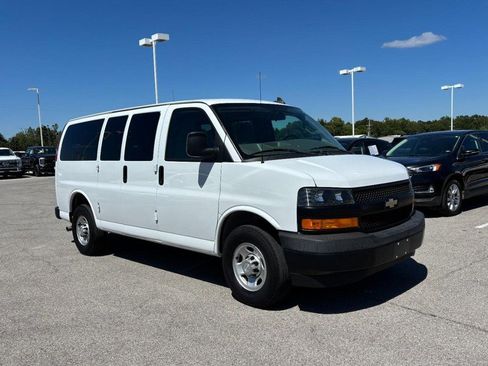 Used 2019 Chevrolet Express 3500 LS image 2
