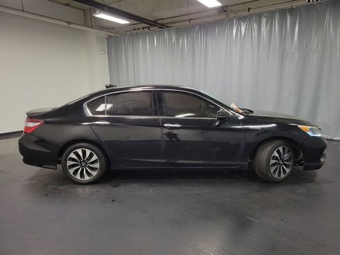 Used 2017 Honda Accord Hybrid Sedan image 9