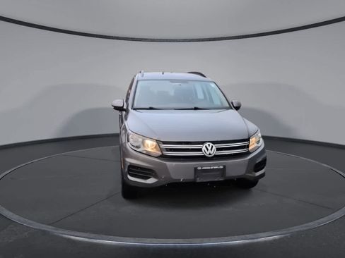 Used 2018 Volkswagen Tiguan Limited image 3