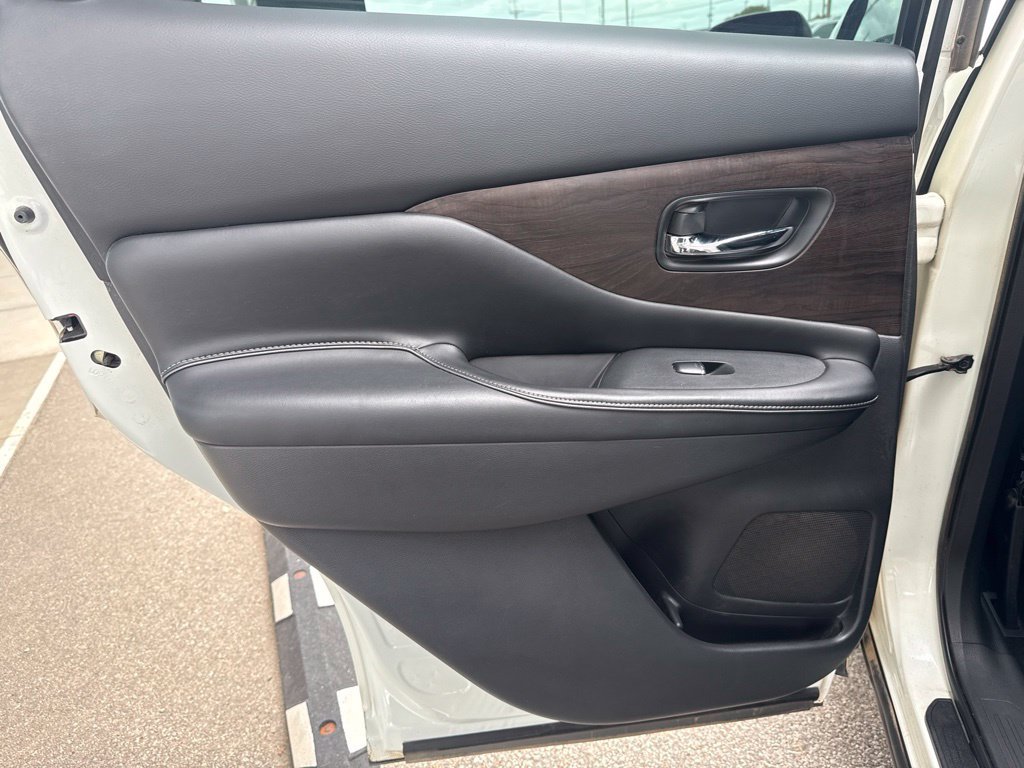 Used 2019 Nissan Murano Platinum w/ Cargo Package FWD image 16