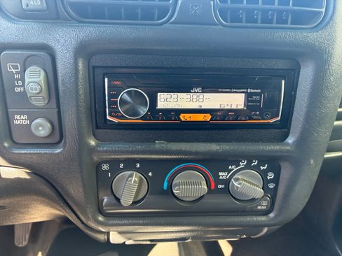 Used 1998 GMC Jimmy SLS w/ Marketing Opt Pkg 2 image 18