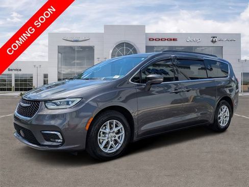 Certified 2022 Chrysler Pacifica Touring-L FWD image 5