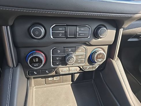 Used 2023 Chevrolet Tahoe Z71 w/ Luxury Package AWD/4WD image 27