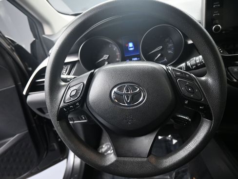 Used 2020 Toyota C-HR LE image 14