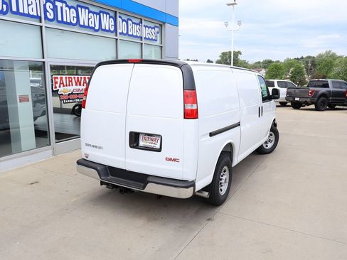 New 2026 GMC Savana 2500 w/ Enhanced Convenience Package RWD image 32