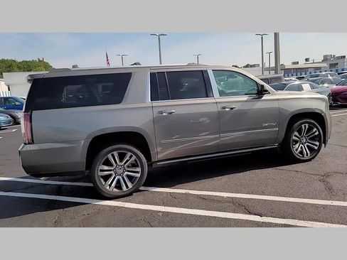 Used 2018 GMC Yukon XL Denali w/ Denali Ultimate Package image 30