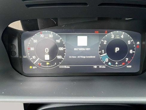 New 2024 Land Rover Discovery Dynamic SE image 16