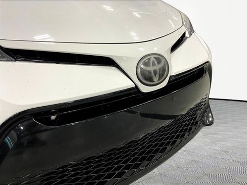 Used 2017 Toyota Corolla SE w/ Carpet Mat Package (TMS) FWD image 32