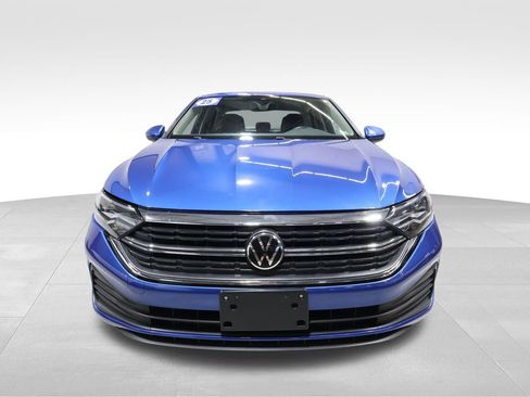 Used 2024 Volkswagen Jetta SE FWD image 7