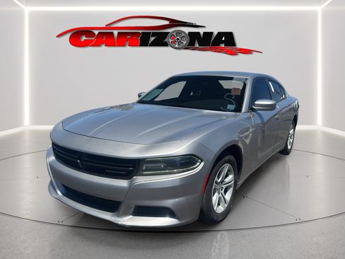 Used 2018 Dodge Charger SXT RWD image 12