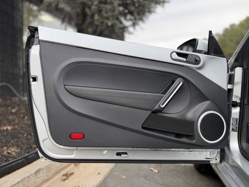 Used 2015 Volkswagen Beetle 1.8T image 28