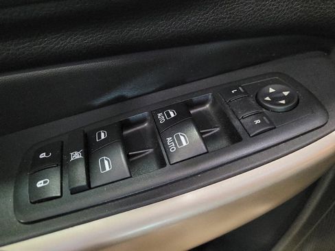 Used 2018 Jeep Cherokee Limited AWD/4WD image 27