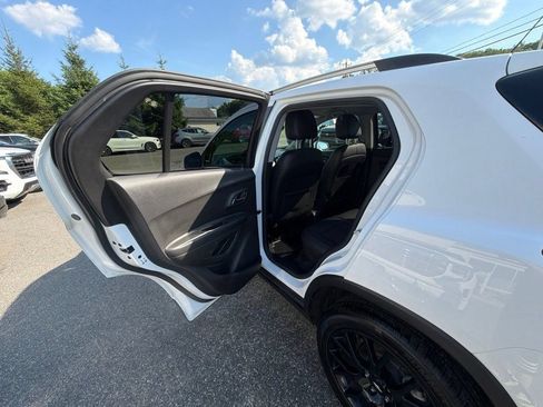 Used 2022 Chevrolet Trax LT w/ Sport Edition AWD/4WD image 28