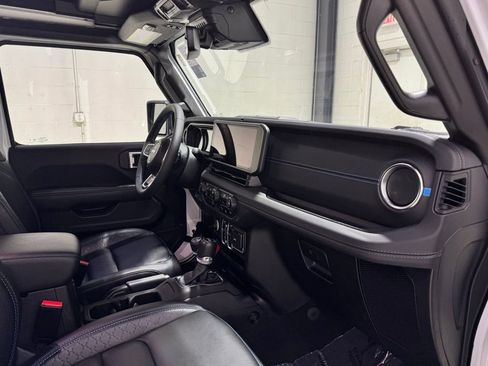 Used 2024 Jeep Wrangler High Altitude image 32