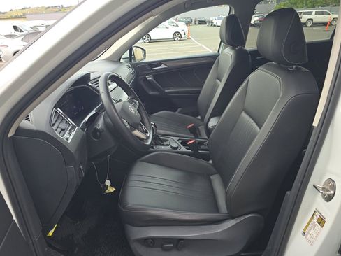 Used 2024 Volkswagen Tiguan SE AWD/4WD image 7
