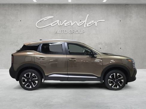 New 2026 Nissan Kicks SV AWD/4WD image 17