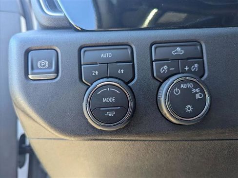 Certified 2022 Chevrolet Silverado 1500 LT image 11