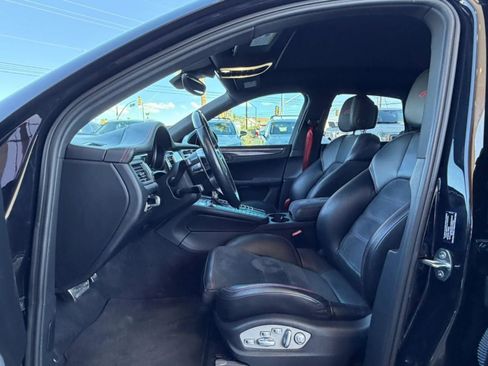 Used 2017 Porsche Macan GTS AWD/4WD image 42