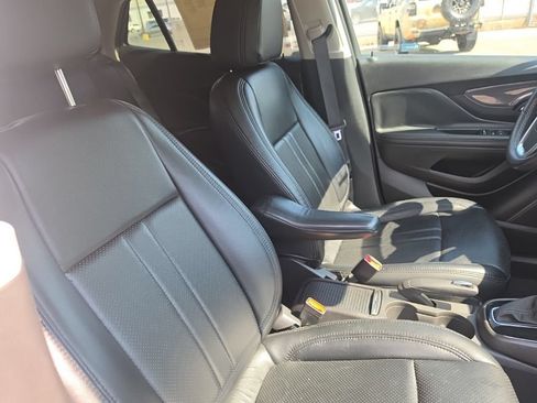 Used 2022 Buick Encore Preferred FWD image 33