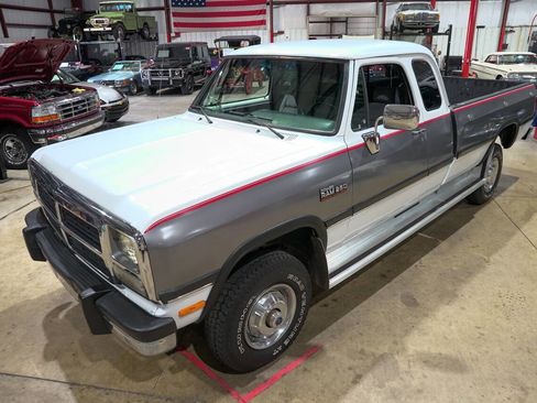 Used 1992 Dodge D/W Truck 250 image 15