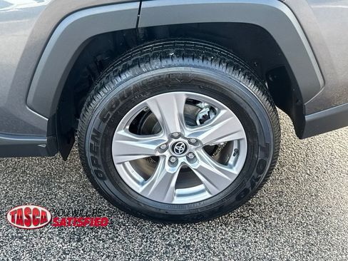 Used 2025 Toyota RAV4 XLE AWD/4WD image 39