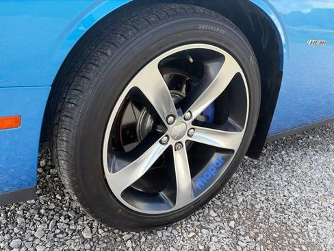 Used 2015 Dodge Challenger R/T RWD image 4