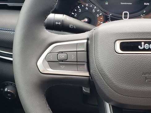 Used 2026 Jeep Compass Limited AWD/4WD image 26