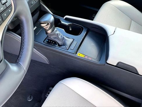 Certified 2025 Lexus ES 350 w/ Premium Package FWD image 17