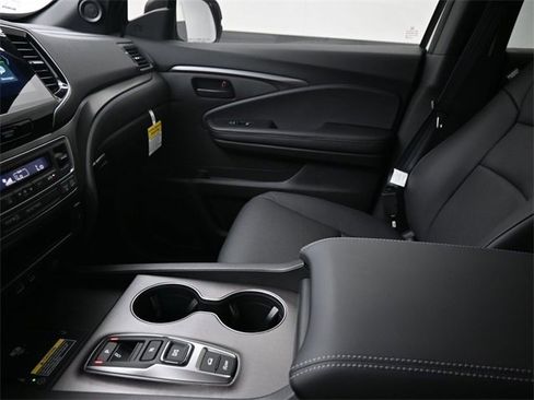 New 2025 Honda Passport EX-L image 13