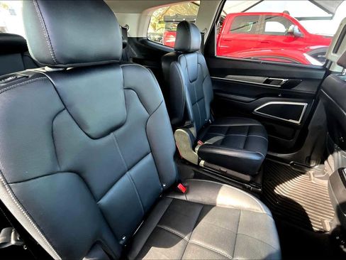 Used 2022 Kia Telluride EX w/ EX Premium Package image 19