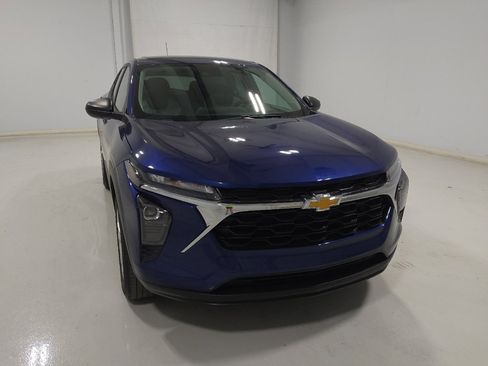 Used 2024 Chevrolet Trax LS FWD image 14