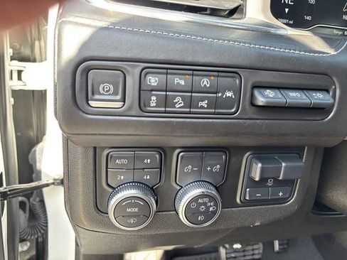 Used 2023 GMC Yukon Denali Ultimate image 31