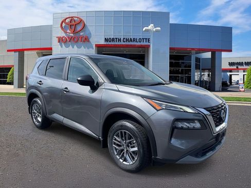 Used 2023 Nissan Rogue S image 1