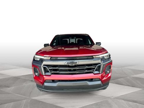 Used 2024 Chevrolet Colorado LT w/ LT Convenience Package III RWD image 3