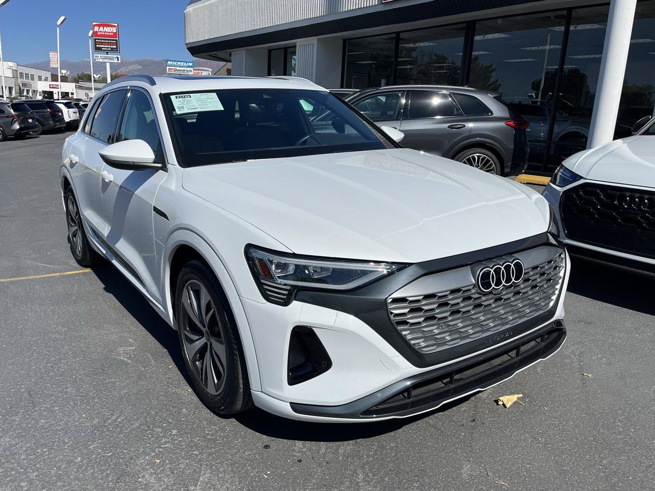 Used 2024 Audi Q8 e-tron Premium AWD/4WD image 2