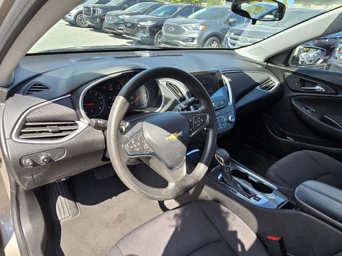 Used 2023 Chevrolet Malibu LT image 9
