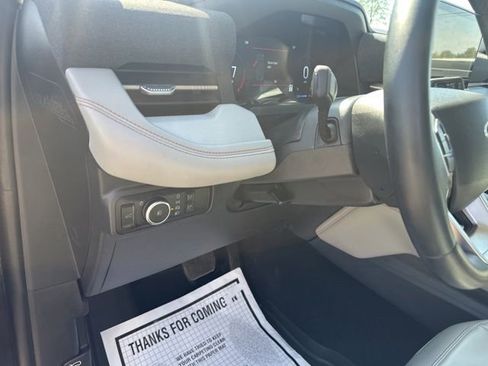 Used 2025 Ford Explorer Active w/ Active Comfort Package AWD/4WD image 32