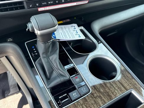 New 2026 Toyota Sienna Platinum AWD/4WD image 26
