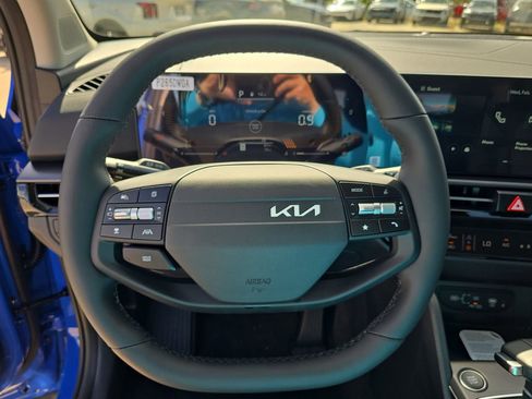 New 2026 Kia Sportage EX FWD image 30