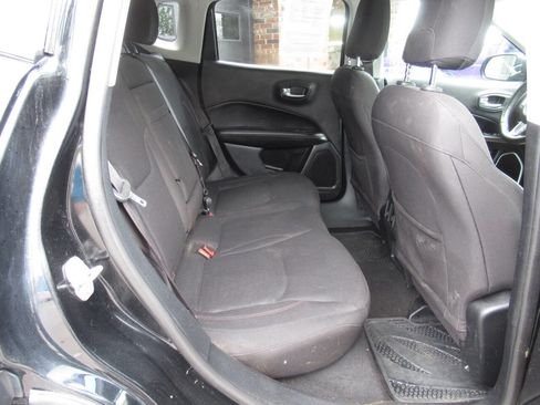 Used 2017 Jeep Compass Sport w/ Cold Weather Group AWD/4WD image 7
