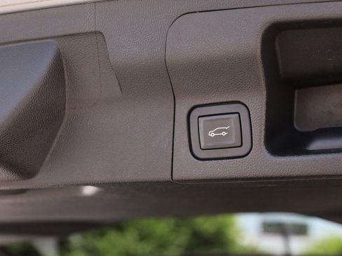 Used 2019 GMC Acadia SLT FWD image 8