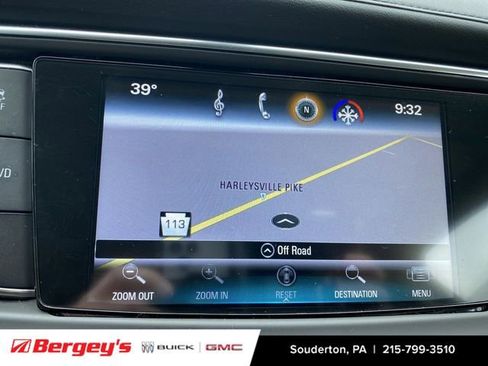 Used 2018 Buick Enclave Essence image 16