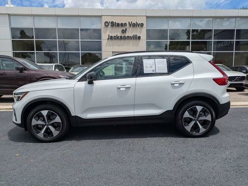 Certified 2024 Volvo XC40 B5 Plus w/ Protection Package Premier AWD/4WD image 3
