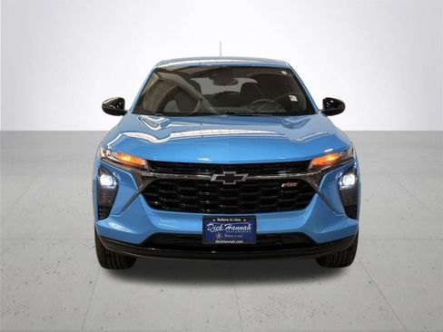 Used 2025 Chevrolet Trax RS w/ Driver Confidence Package image 4