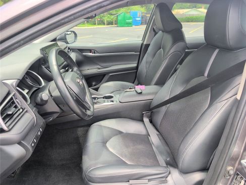 Used 2024 Toyota Camry XLE FWD image 17