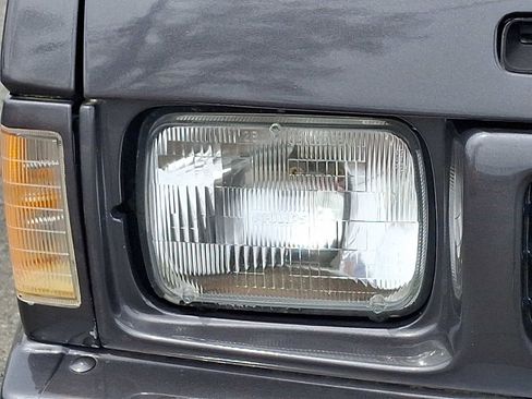 Used 1991 Nissan Pickup 2WD King Cab image 14