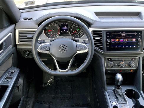 Used 2021 Volkswagen Atlas Cross Sport SE image 5