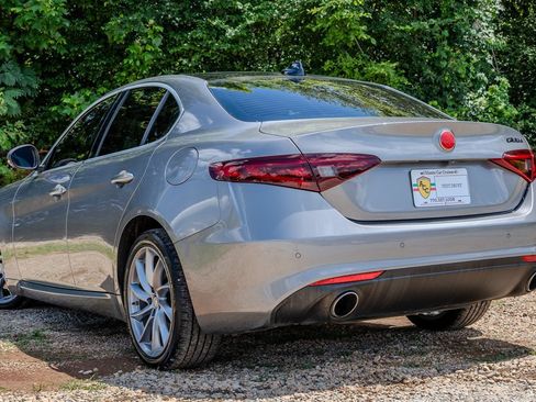 Used 2018 Alfa Romeo Giulia AWD image 3
